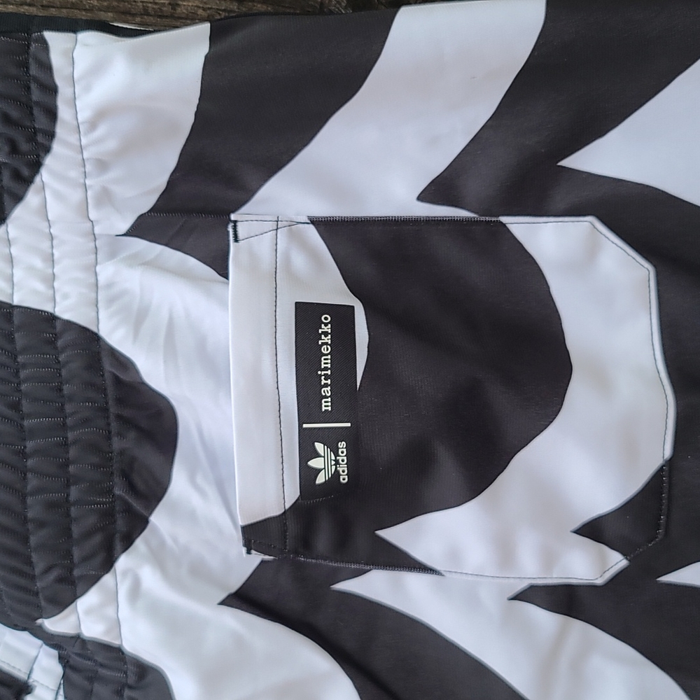 adidas originals X Marimekko Primegreen Sustainable Athletic Shorts Plus Size 2X - Picture 11 of 16
